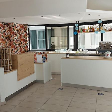 Hotel Clipper Cattolica Bagian luar foto