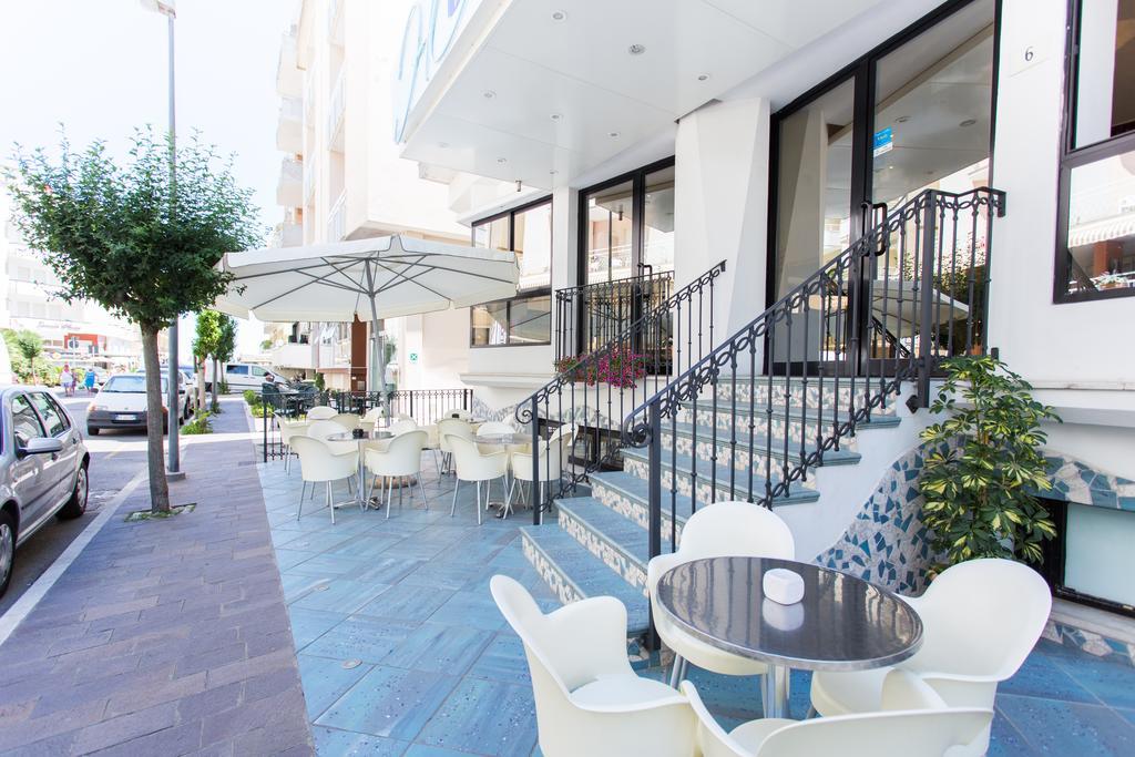Hotel Clipper Cattolica Bagian luar foto